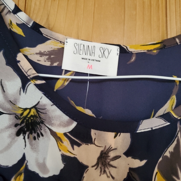 Blouse - Picture 6 of 6